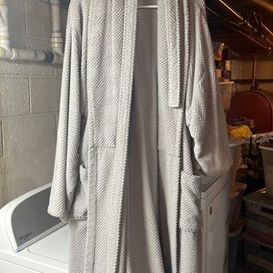 Women’s robe